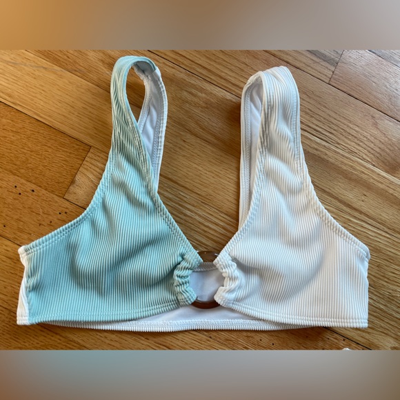 Color Block Bikini - Picture 2 of 8